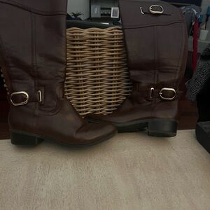Unisa Brown boots sz 9